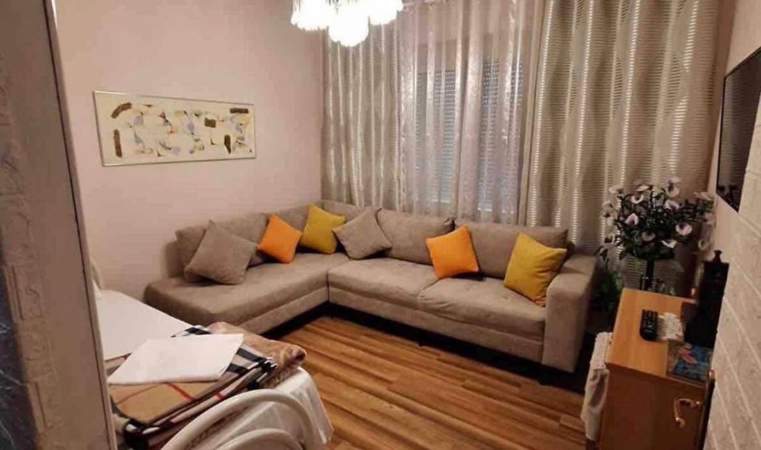 Shtepi ne shitje Apartament ne Tirane, 2+1, Mobilimi E mobiluar, Pagesa 170,000  Euro.