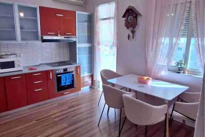 Shtepi ne shitje Apartament ne Tirane, 2+1, Mobilimi E mobiluar, Pagesa 170,000  Euro.