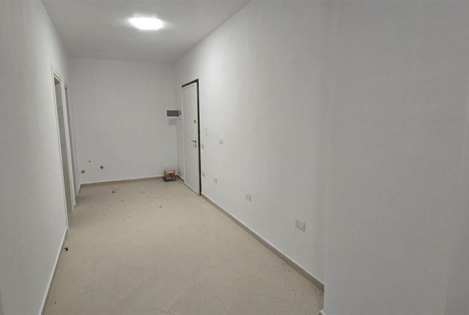 Shtepi ne shitje Apartament ne Tirane, 2+1, Mobilimi Bosh, pa mobiluar, Pagesa 83,600  Euro.