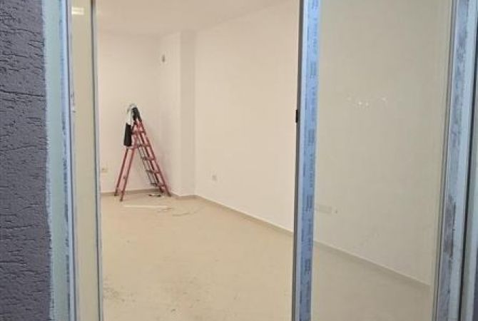 Shtepi ne shitje Apartament ne Tirane, 2+1, Mobilimi Bosh, pa mobiluar, Pagesa 83,600  Euro.