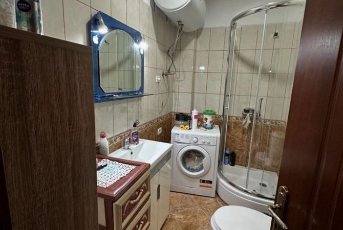Shtepi ne shitje Apartament ne Tirane, 1+1, Mobilimi E mobiluar, Pagesa 87,000  Euro.