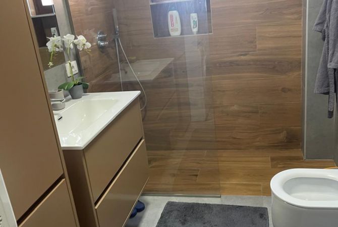 Shtepi ne shitje Apartament ne Tirane, 1+1, Mobilimi E mobiluar, Pagesa 155,000  Euro.