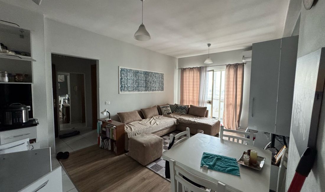 Shtepi me qera Apartament ne Tirane, 2+1, Mobilimi E mobiluar, Pagesa 30,000  Leke.