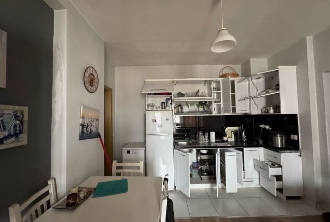 Shtepi me qera Apartament ne Tirane, 2+1, Mobilimi E mobiluar, Pagesa 30,000  Leke.