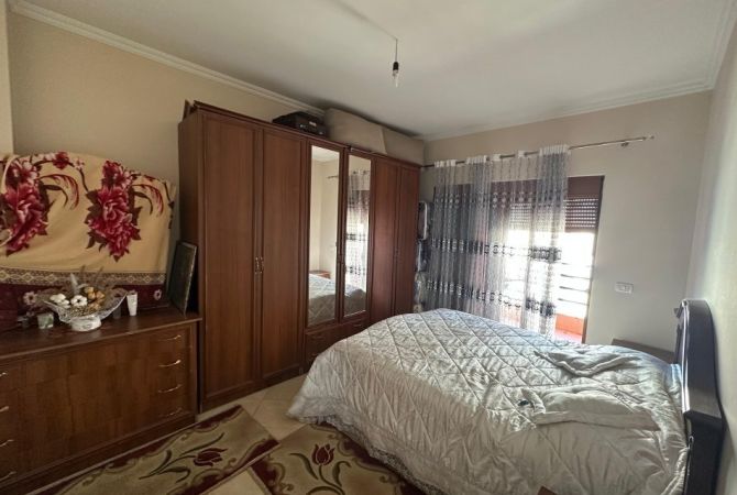 Shtepi ne shitje Apartament ne Tirane, 2+1, Mobilimi E mobiluar, Pagesa 120,000  Euro.