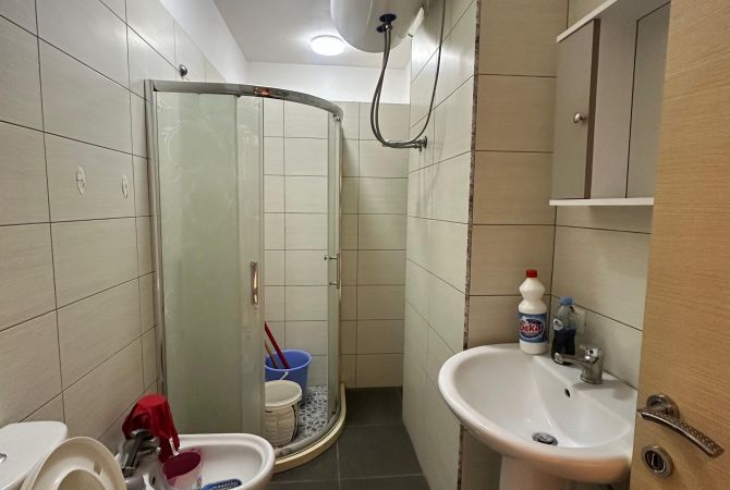 Shtepi me qera Apartament ne Tirane, 2+1, Mobilimi E mobiluar, Pagesa 500  Euro.