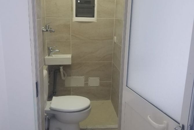 Jepet dyqan me qera ne Vasil Shanto/400 euro