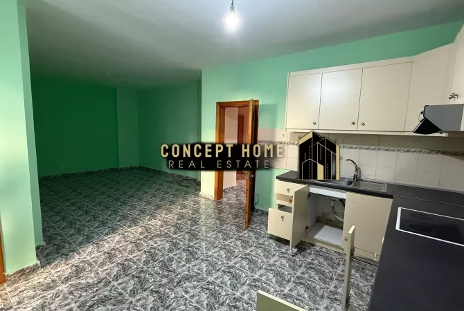 Shitet Apartament 3+1+2, Komuna E Parisit