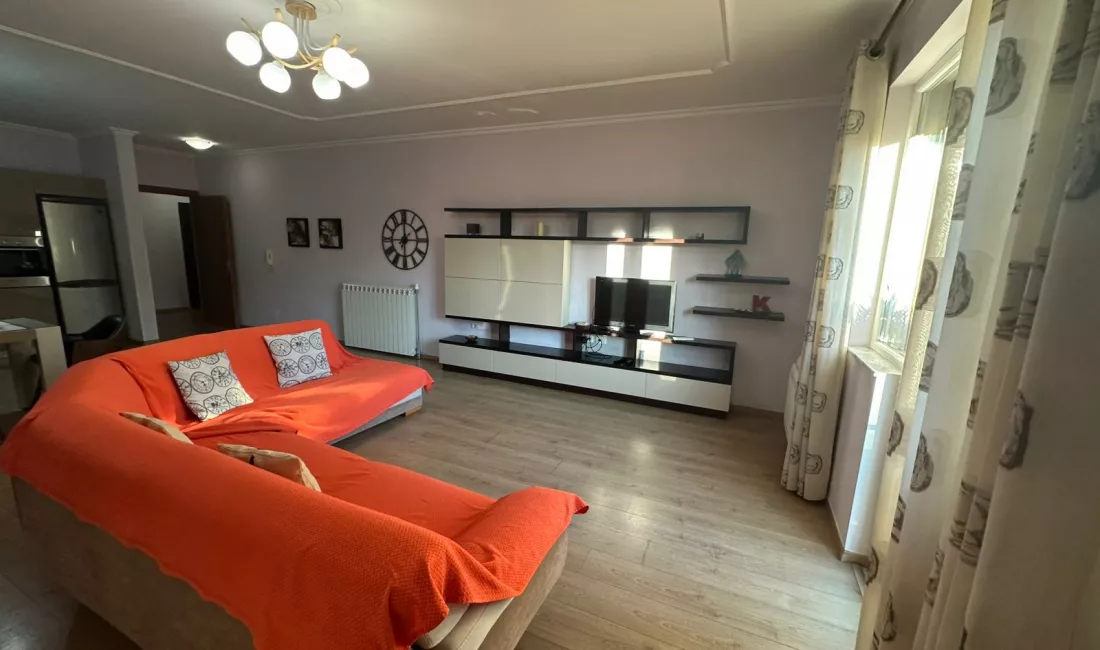 Shtepi me qera Apartament ne Tirane, 2+1, Mobilimi E mobiluar, Pagesa 650  Euro.