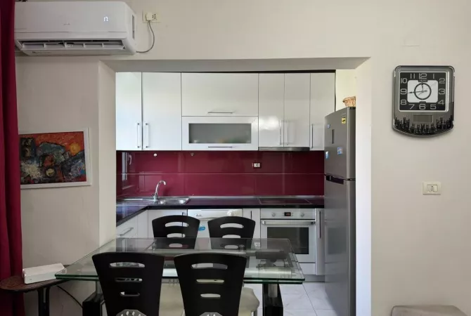 Appartamento in affitto a Tirana 2+1, Arredato