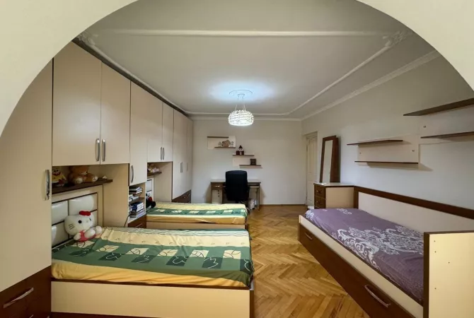 Appartamento in affitto a Tirana 2+1, Arredato