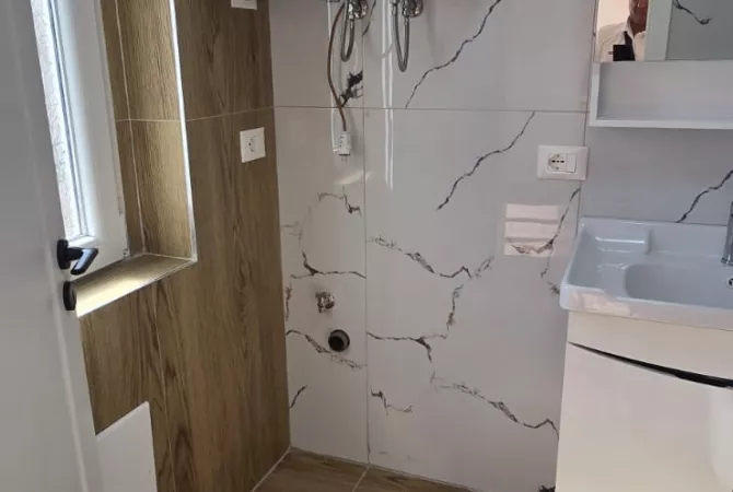 Appartamento in vendita a Tirana Garsoniere, Vuoto