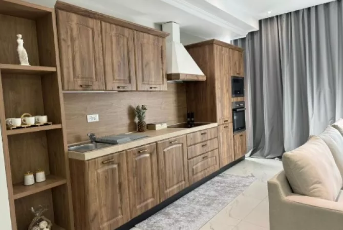 Shtepi ne shitje Apartament ne Tirane, 2+1, Mobilimi E mobiluar, Pagesa 450,000  Euro.