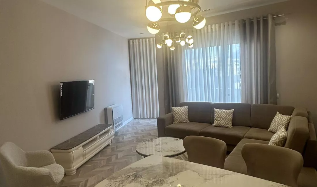 Shtepi ne shitje Apartament ne Tirane, 2+1, Mobilimi E mobiluar, Pagesa 360,000  Euro.