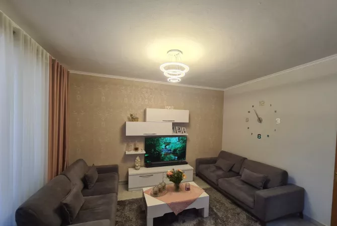 Shtepi me qera Apartament ne Tirane, 1+1, Mobilimi E mobiluar, Pagesa 550  Euro.
