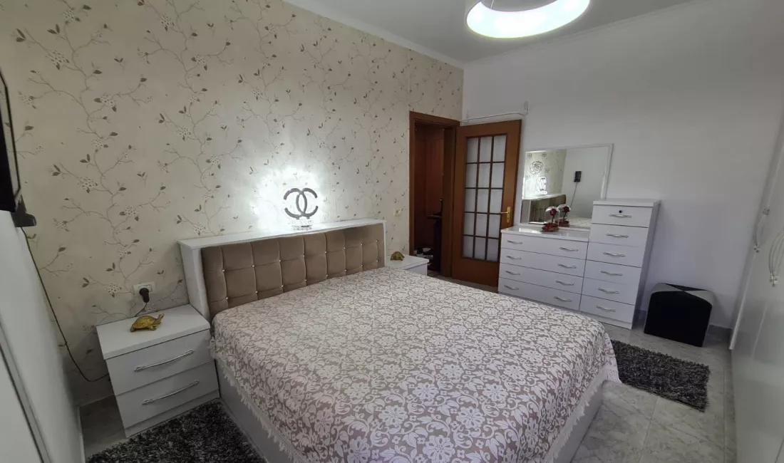 Shtepi me qera Apartament ne Tirane, 1+1, Mobilimi E mobiluar, Pagesa 550  Euro.