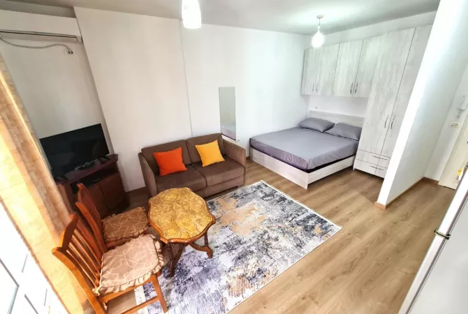 Shtepi me qera Apartament ne Tirane, Garsoniere, Mobilimi E mobiluar, Pagesa 380  Euro.