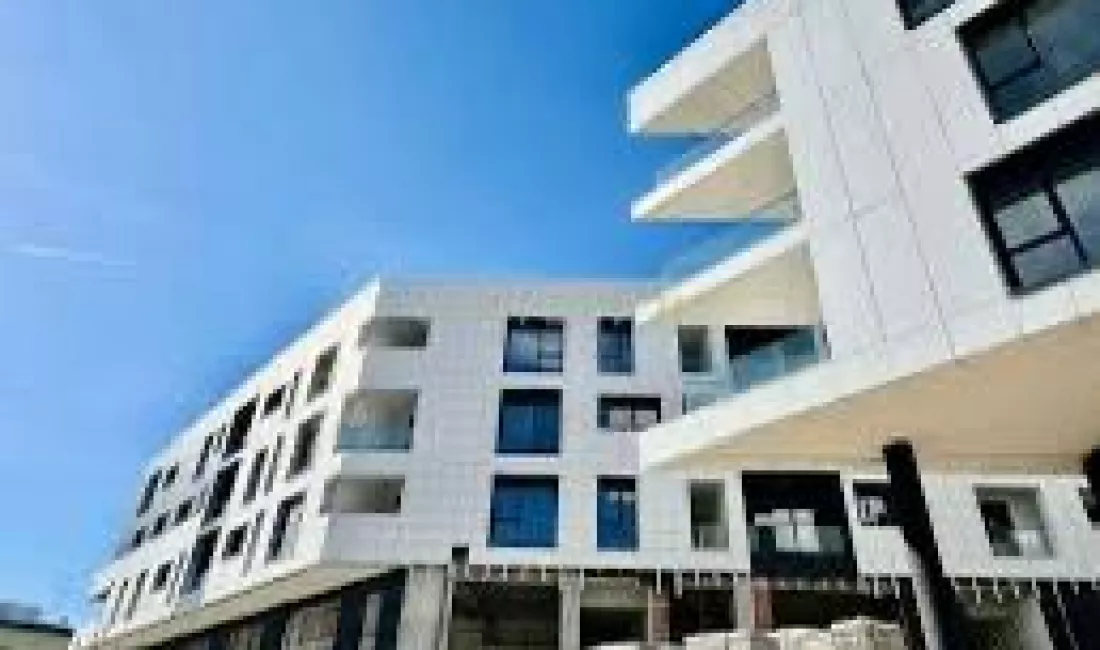 Shtepi ne shitje Apartament ne Tirane, 2+1, Mobilimi Bosh, pa mobiluar, Pagesa 268,000  Euro.