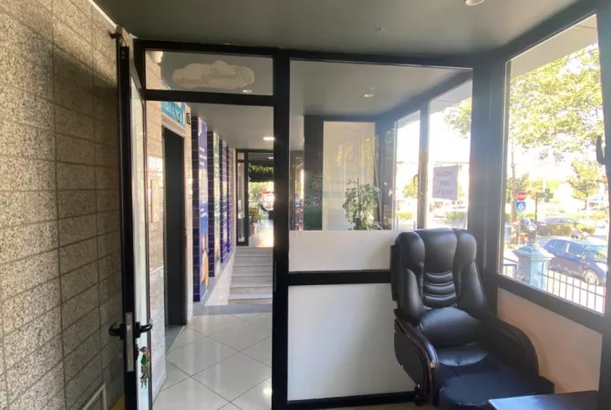 Ambient biznesi me qera 2+1 ne Tirane - 500 Euro