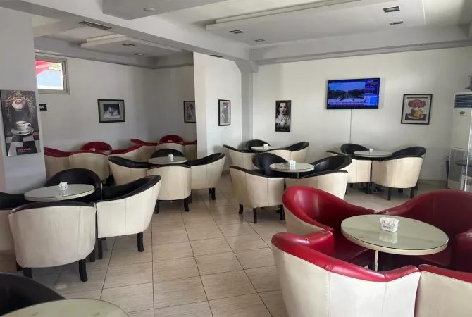 -Jepet  AMBJENT ME QERA TEK RRUGA DON BOSKO