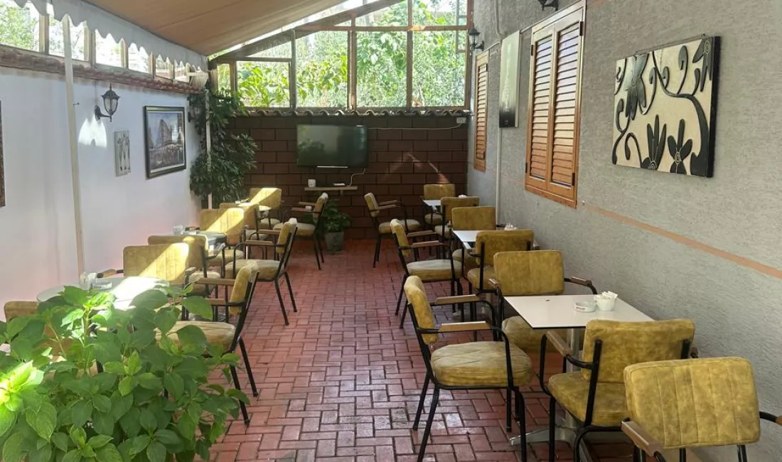 -Jepet  AMBJENT ME QERA TEK RRUGA DON BOSKO