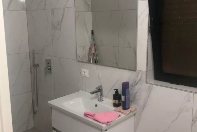 Appartamento in vendita a Tirana 3+1, Vuoto