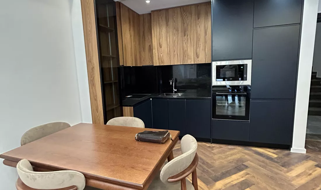 Appartamento in affitto a Tirana 2+1, Arredato