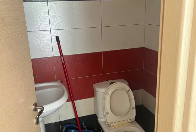 Ambient biznesi me qera 3+1 ne Tirane - 350 Euro