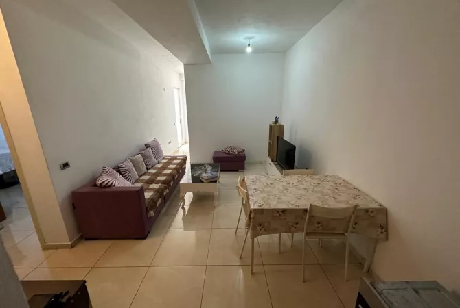 Shtepi ne shitje Apartament ne Tirane, 2+1, Mobilimi E mobiluar, Pagesa 105,000  Euro.