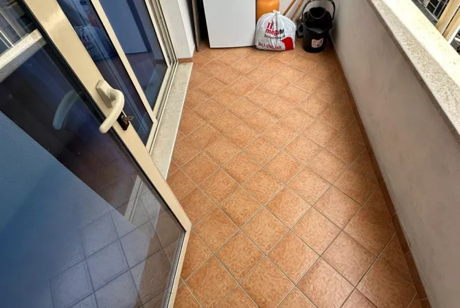 Shtepi ne shitje Apartament ne Tirane, 2+1, Mobilimi E mobiluar, Pagesa 105,000  Euro.