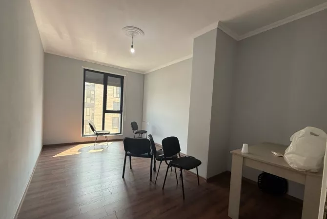 Shtepi me qera Apartament ne Tirane, 3+1, Mobilimi Pjeserisht e mobiluar, Pagesa 70,000  Leke.