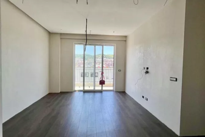 Business Property for Rent 3+1 in Tirana - 1,000 Euro