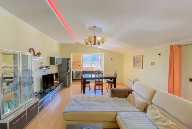 Jepet me qera super apartament 2+1 ne Vasil Shanto / 65.000 leke/muaji