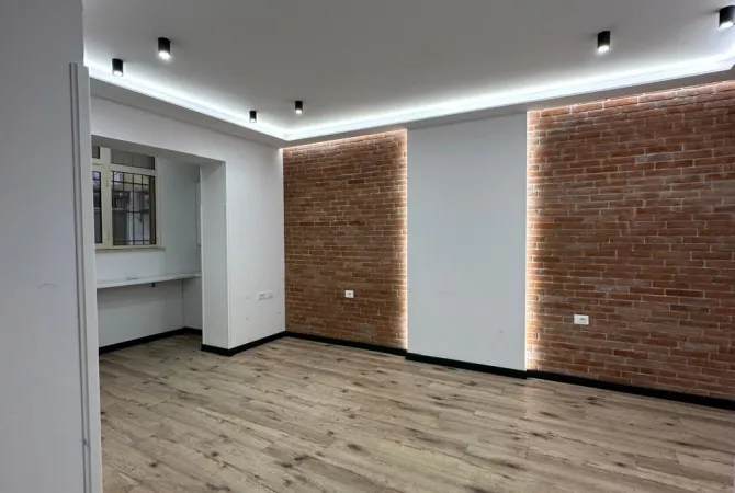 Shitet Apartament 1+1 ne Bllok 