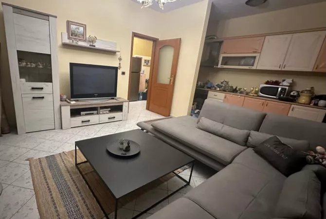 Shtepi ne shitje Apartament ne Durres, 1+1, Mobilimi E mobiluar, Pagesa 90,000  Euro.