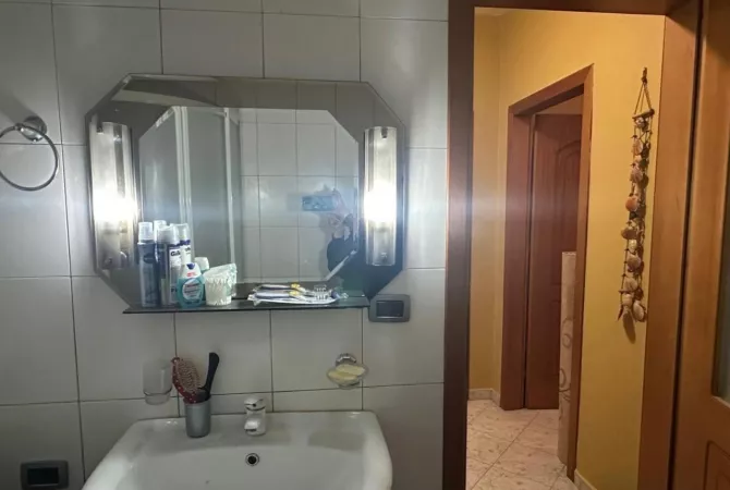 Shtepi ne shitje Apartament ne Durres, 1+1, Mobilimi E mobiluar, Pagesa 90,000  Euro.