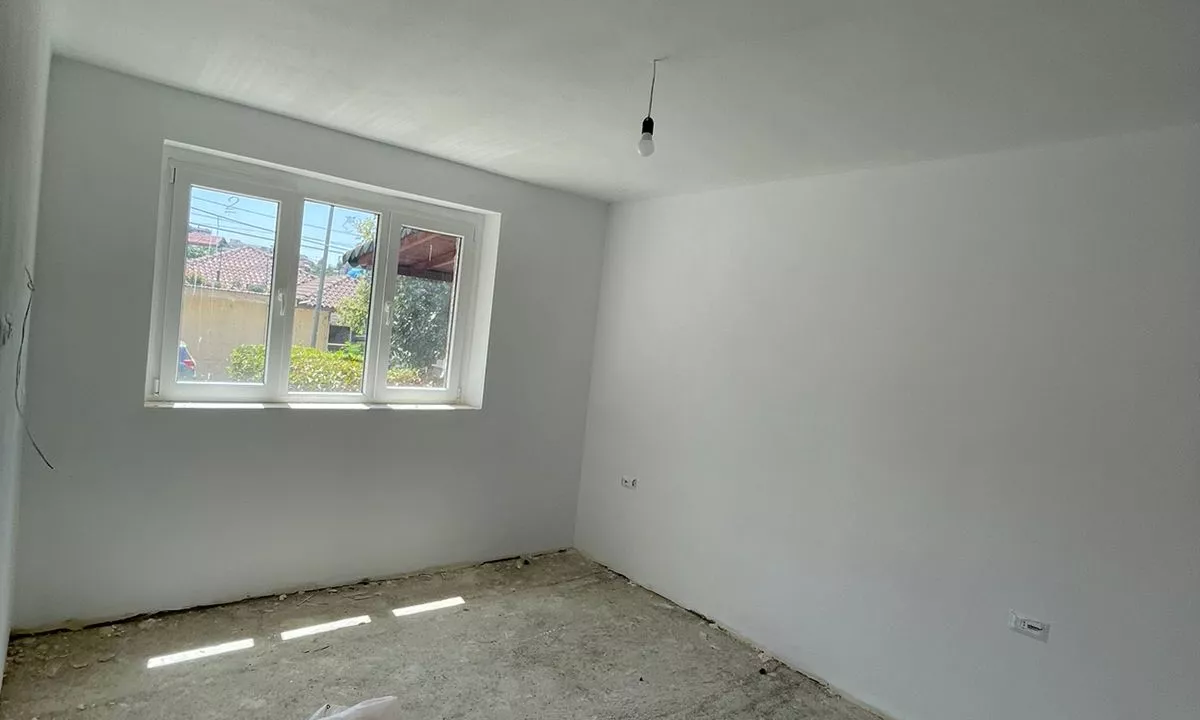 Jepet me qera dyqan ne Shkoze 