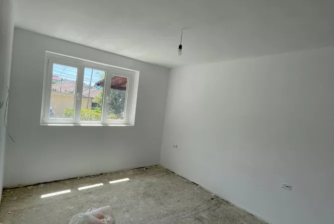 Jepet me qera dyqan ne Shkoze 