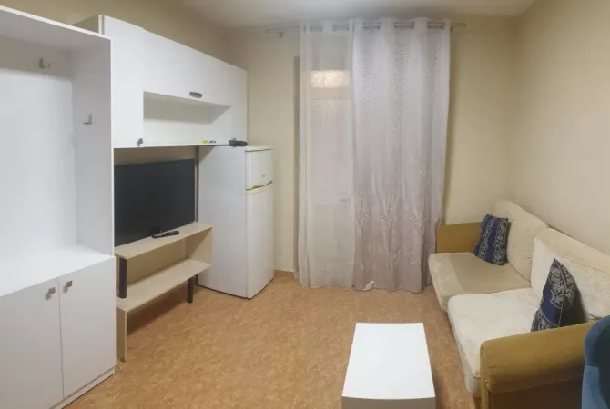Shtepi me qera Apartament ne Tirane, 1+1, Mobilimi E mobiluar, Pagesa 450  Euro.