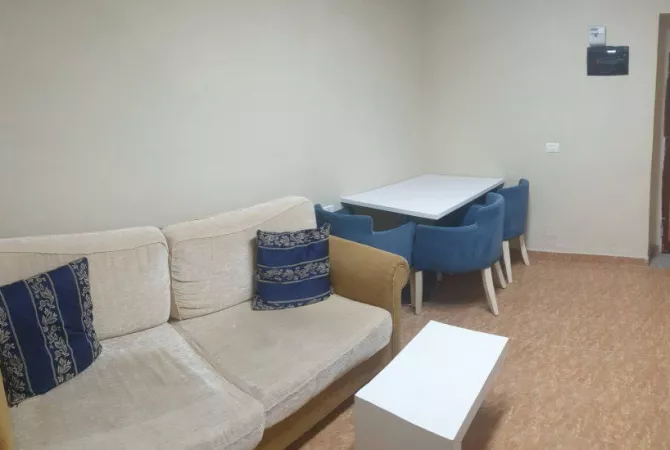 Shtepi me qera Apartament ne Tirane, 1+1, Mobilimi E mobiluar, Pagesa 450  Euro.