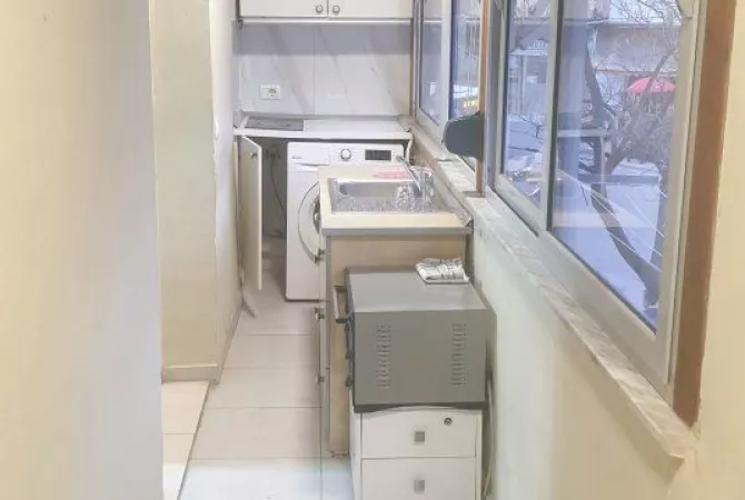 Jepet apartament me qera 1+1 ne Zog te Zi/450 euro