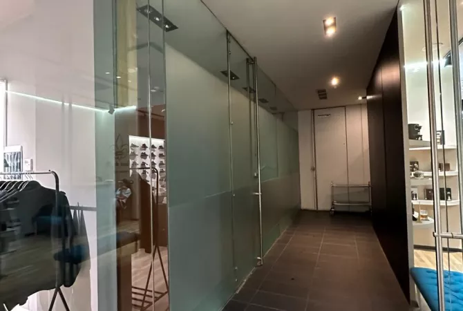 Business Property for Rent 3+1 in Tirana - 1,000 Euro