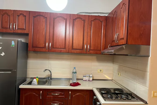 Jepet apartament me qera 1+1 ne Astir/400 Euro