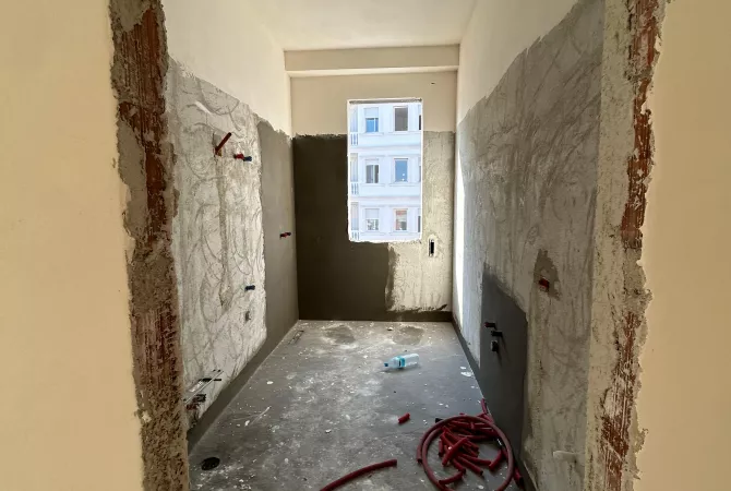 Shtepi ne shitje Apartament ne Tirane, 2+1, Mobilimi Bosh, pa mobiluar, Pagesa 87,000  Euro.