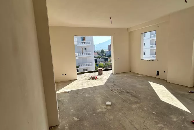 Shtepi ne shitje Apartament ne Tirane, 2+1, Mobilimi Bosh, pa mobiluar, Pagesa 87,000  Euro.