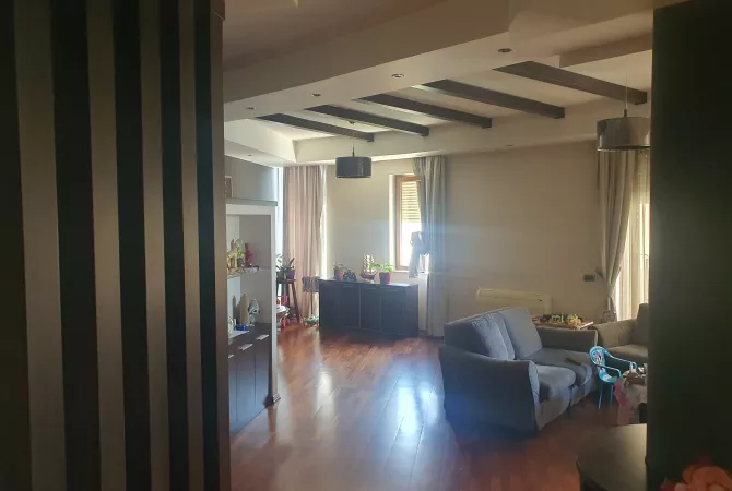 Shtepi ne shitje Apartament ne Tirane, 2+1, Mobilimi Bosh, pa mobiluar, Pagesa 176,688  Euro.