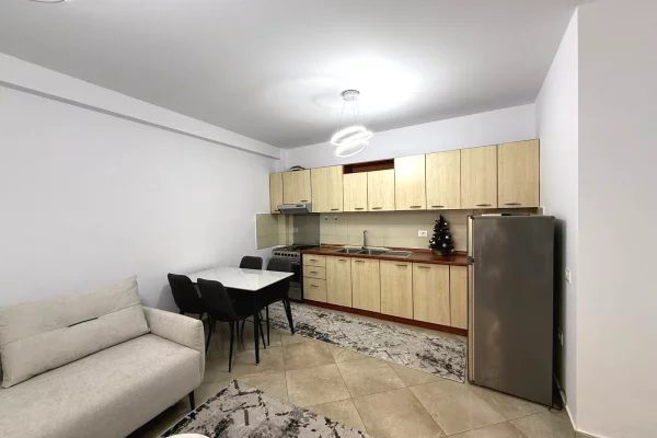 Jepet me qera apartament 2+1 Rruga e Barrikadave/850€