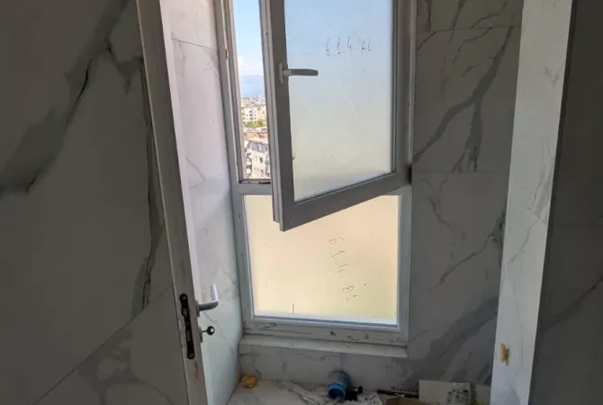 Shtepi ne shitje Apartament ne Tirane, 2+1, Mobilimi Bosh, pa mobiluar, Pagesa 200,000  Euro.