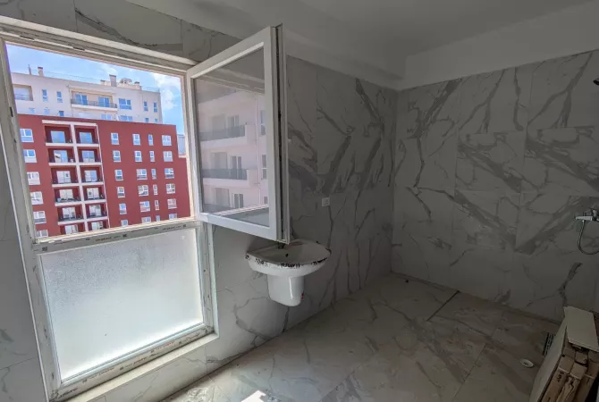 Shtepi ne shitje Apartament ne Tirane, 2+1, Mobilimi Bosh, pa mobiluar, Pagesa 200,000  Euro.