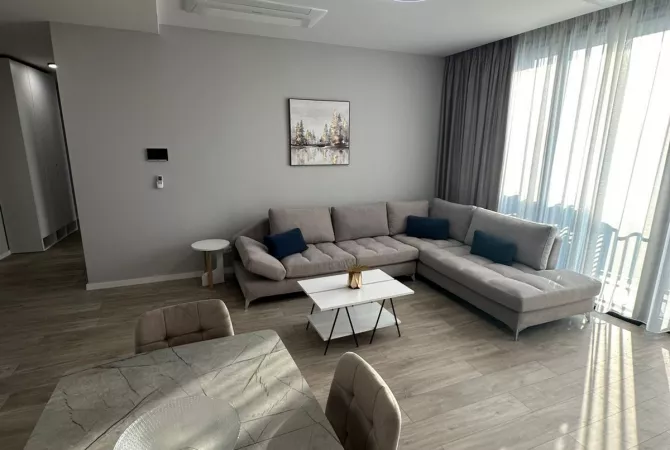 Shtepi me qera 2+1 ne Tirane - 1,400 Euro